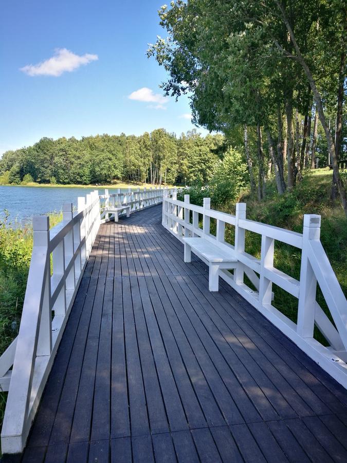 Pokoje Hotelowe Nad Jeziorem Jelen Bytów Extérieur photo