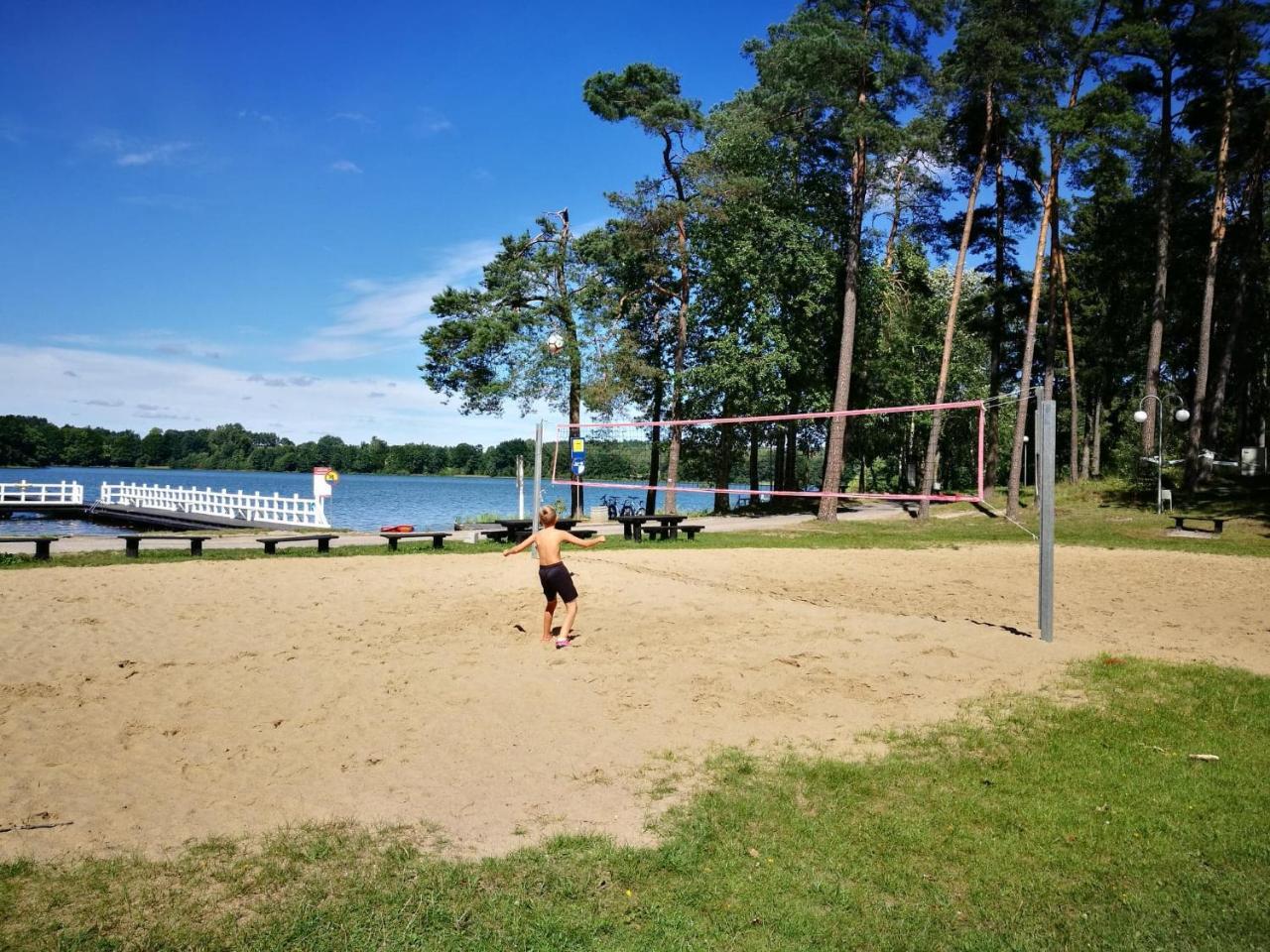 Pokoje Hotelowe Nad Jeziorem Jelen Bytów Extérieur photo