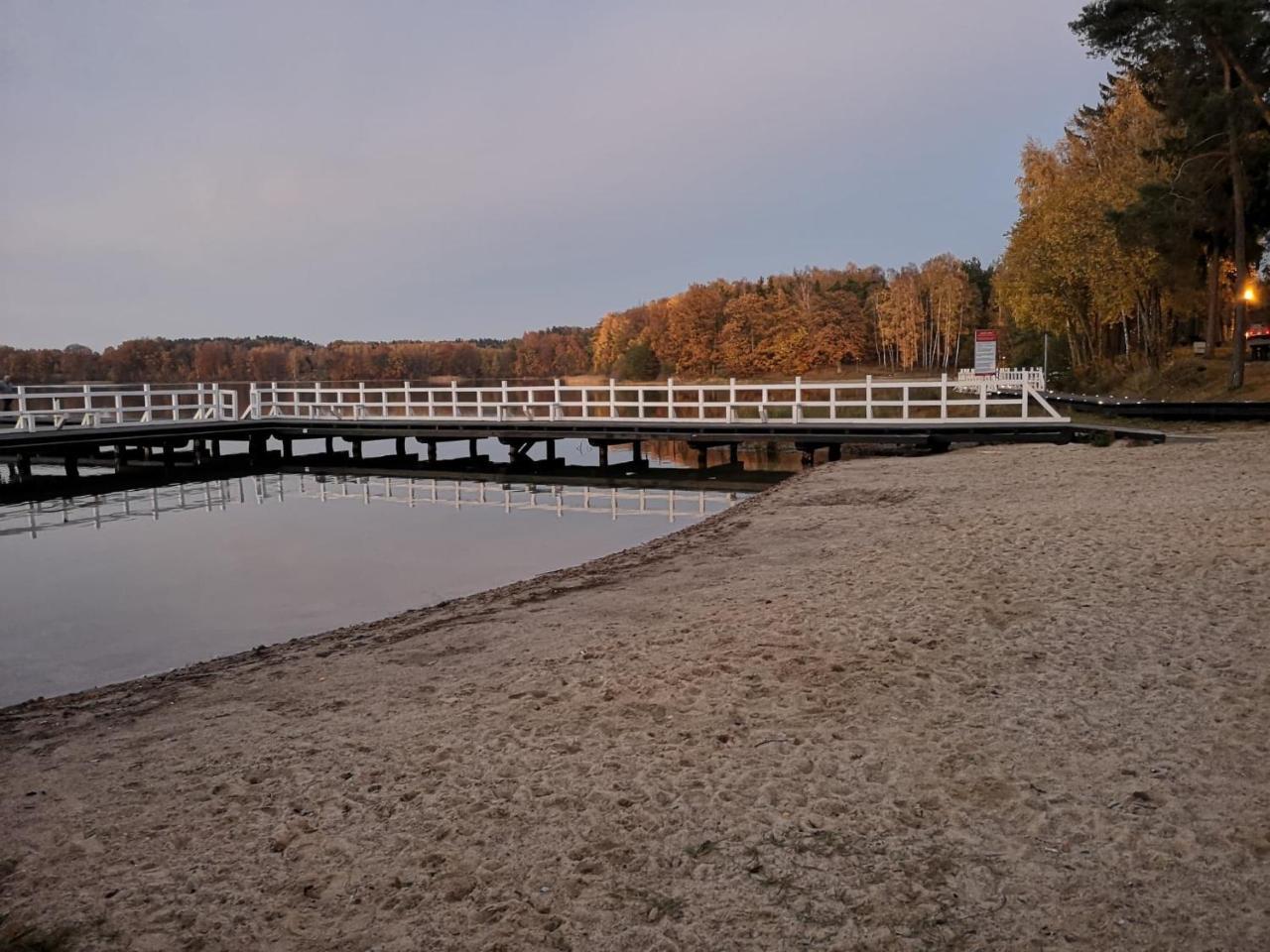 Pokoje Hotelowe Nad Jeziorem Jelen Bytów Extérieur photo