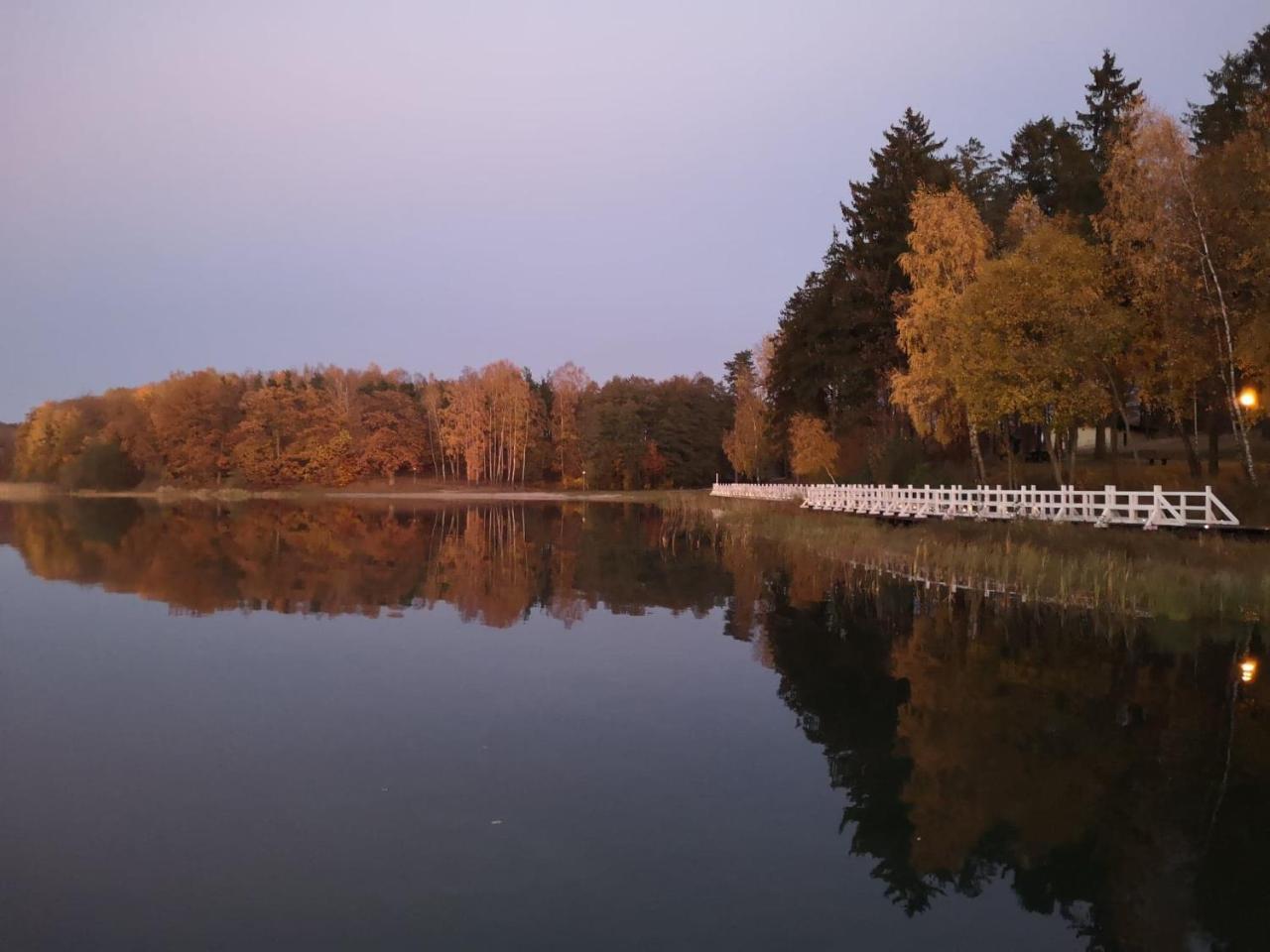 Pokoje Hotelowe Nad Jeziorem Jelen Bytów Extérieur photo