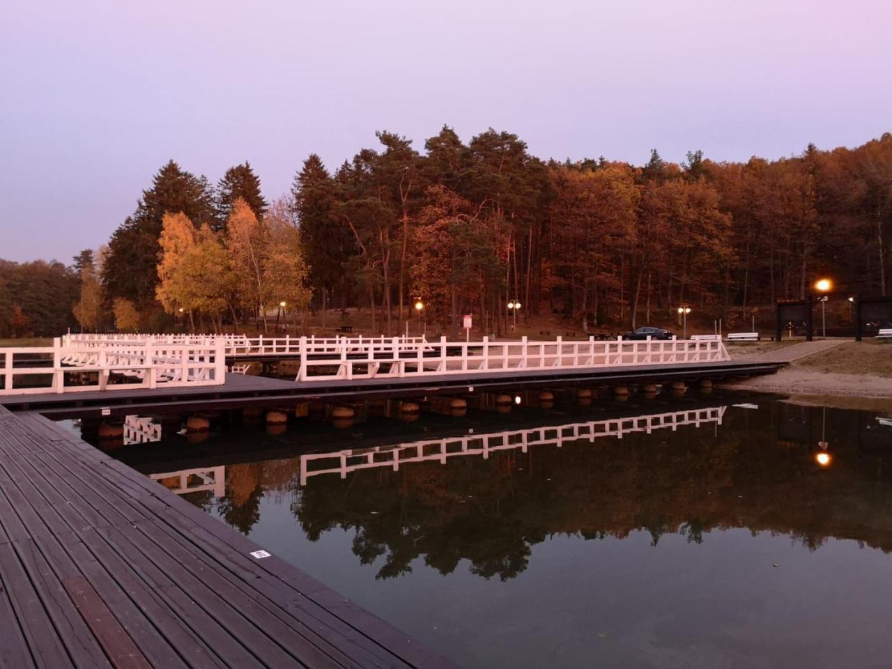 Pokoje Hotelowe Nad Jeziorem Jelen Bytów Extérieur photo
